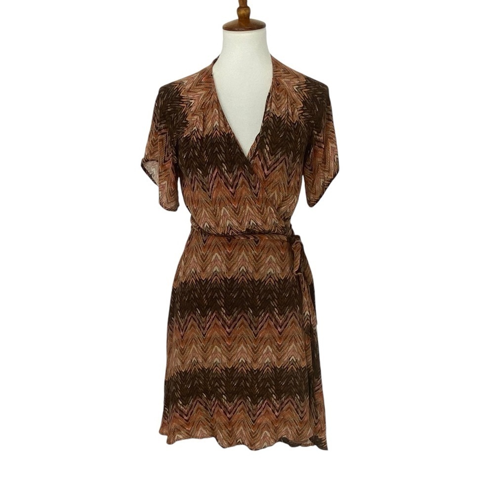 Miss Me Short Sleeve Chevron Printed Wrap Tie Dress Size S Brown Orange Fall